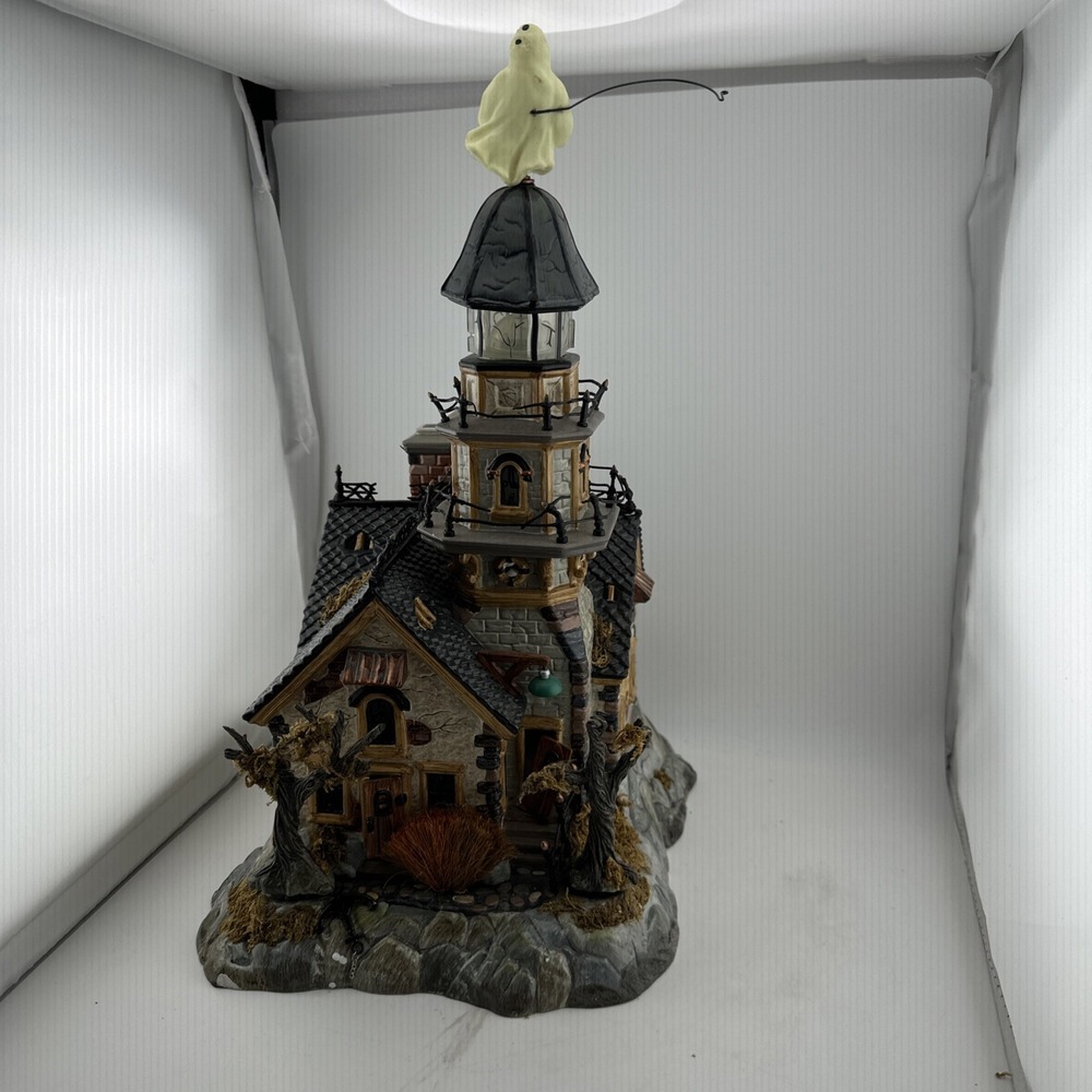 Dept 56 Shipwreck Lighthouse 5655088 Snow Village Retired
